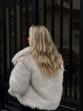 Charger l'image dans la galerie, Fourrure Mona 🤍