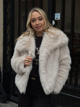 Charger l'image dans la galerie, Fourrure Mona 🤍
