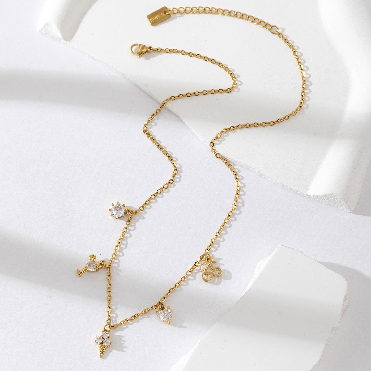 Collier Isa